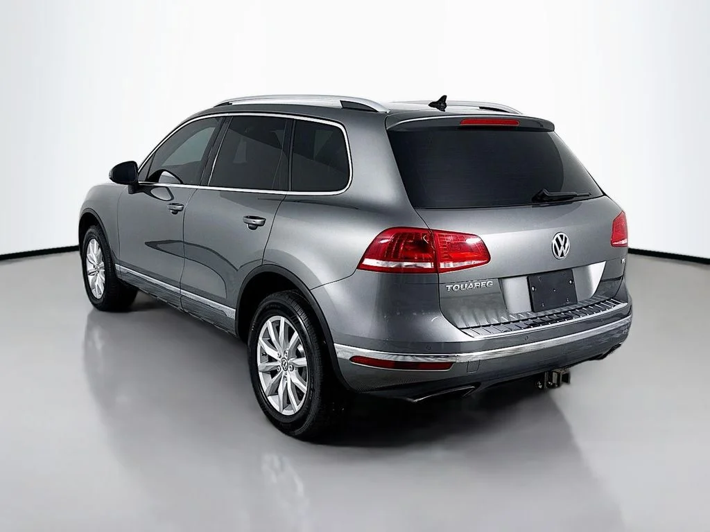 Used 2016 Gray Metallic Volkswagen VR6 FSI image 3