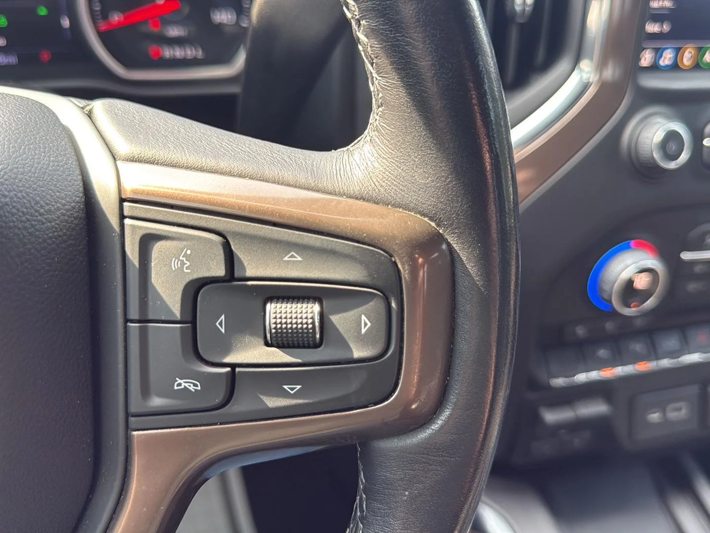 Used 2022 Black Chevrolet High Country image 30