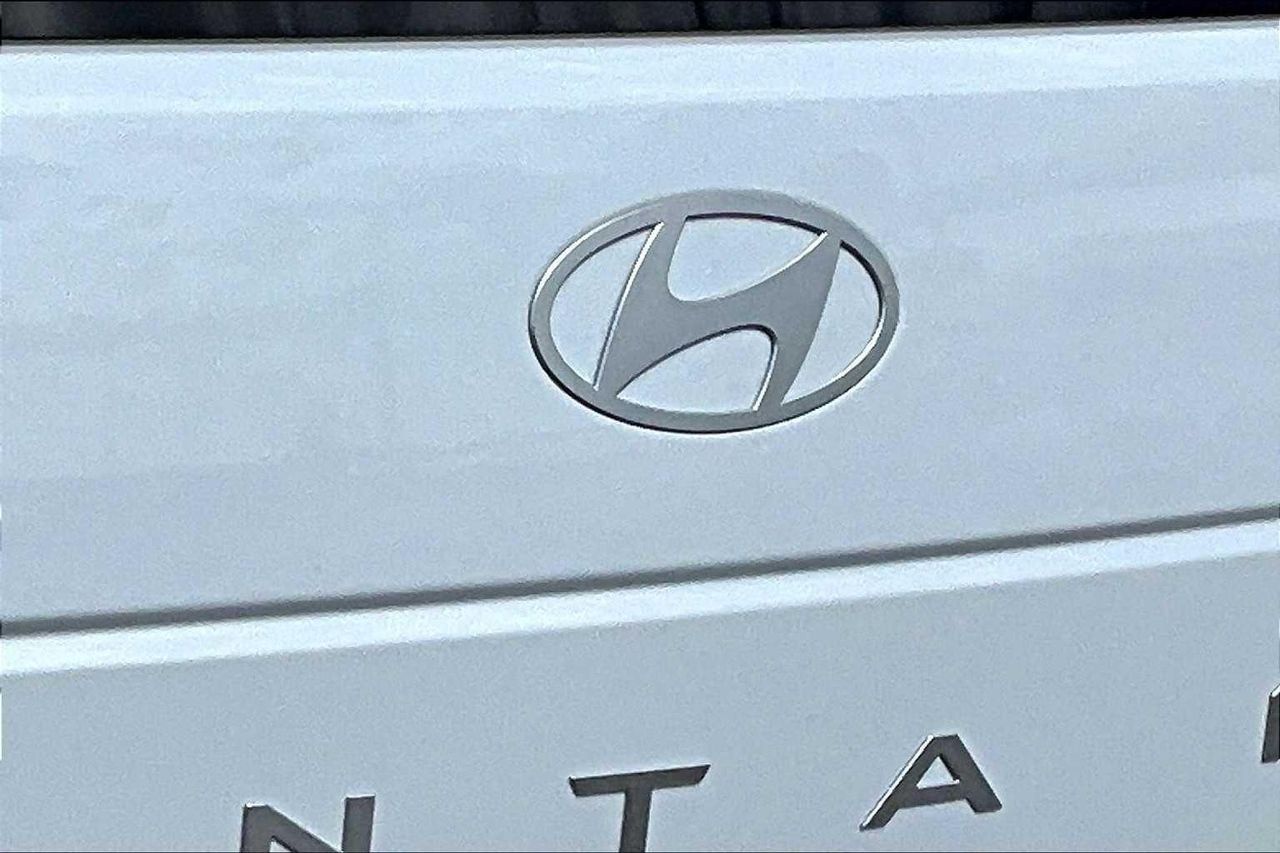 New 2026 Serenity White Hyundai SE image 15