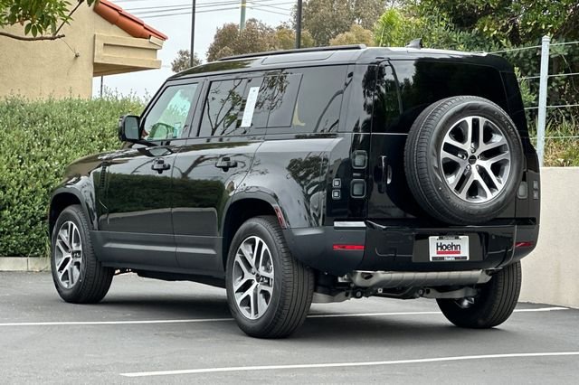 New 2026 Santorini Black Land Rover S image 3