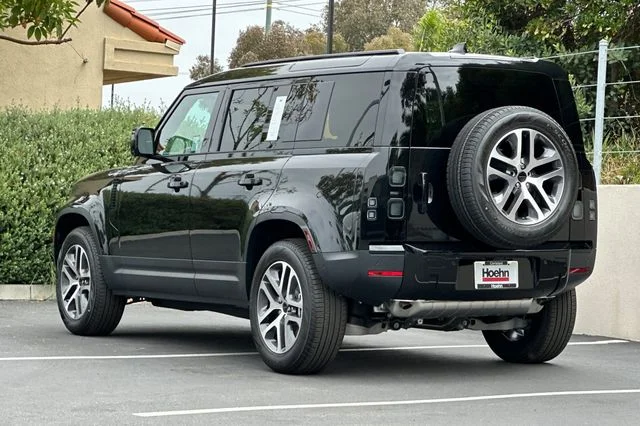 New 2026 Santorini Black Land Rover S image 3