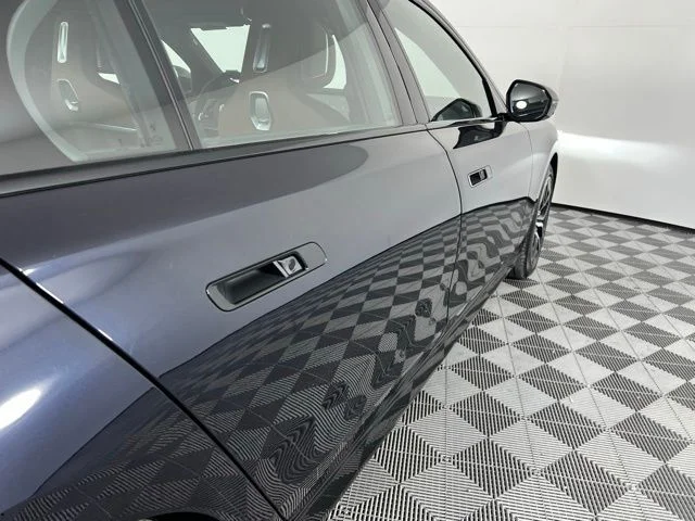 New 2025 Carbon Black Metallic BMW 760i xDrive image 9