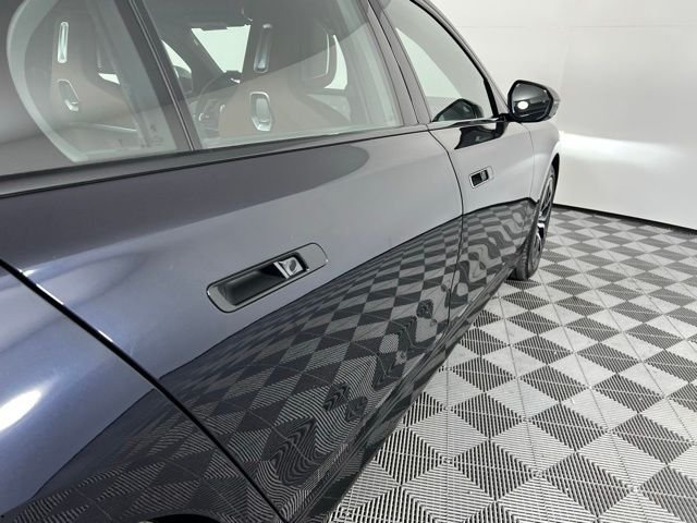 New 2025 Black BMW 760i xDrive image 9