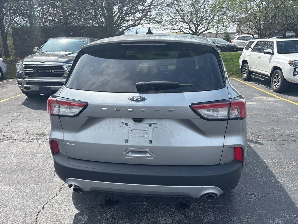 Used 2022 Silver Metallic Ford SE image 7