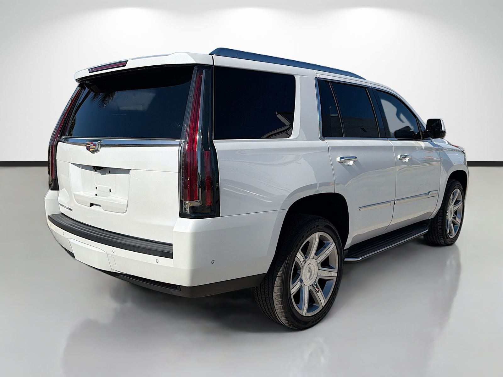 Used 2020 White Cadillac Luxury image 3