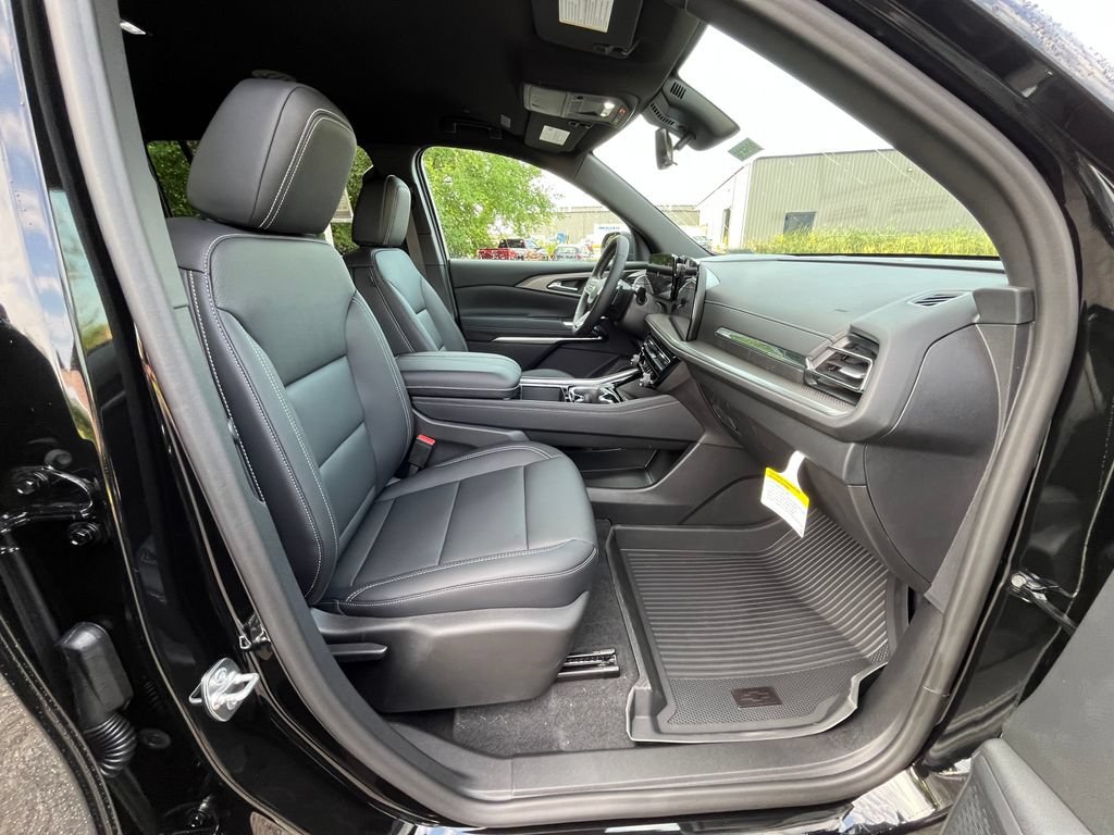 2027 Chevrolet Traverse LT - Photo 19