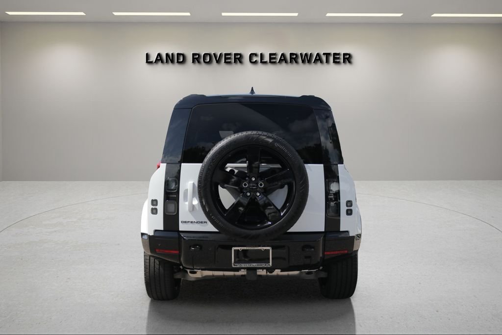 New 2026 Fuji White LAND ROVER X-Dynamic SE image 4