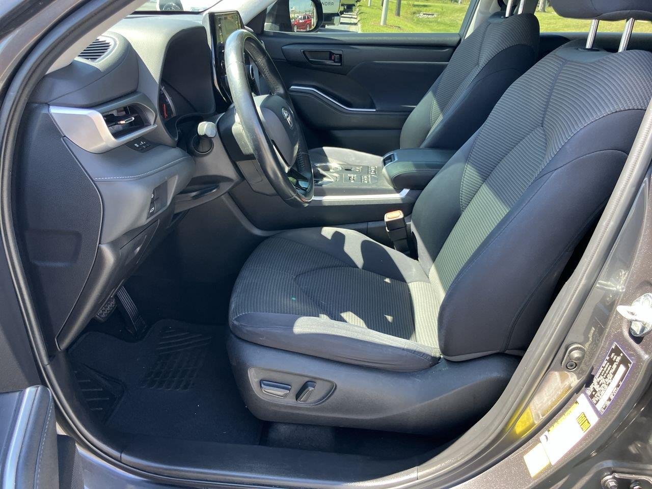 Used 2021 Gray (Magnetic Gray Metallic) Toyota LE AWD image 12