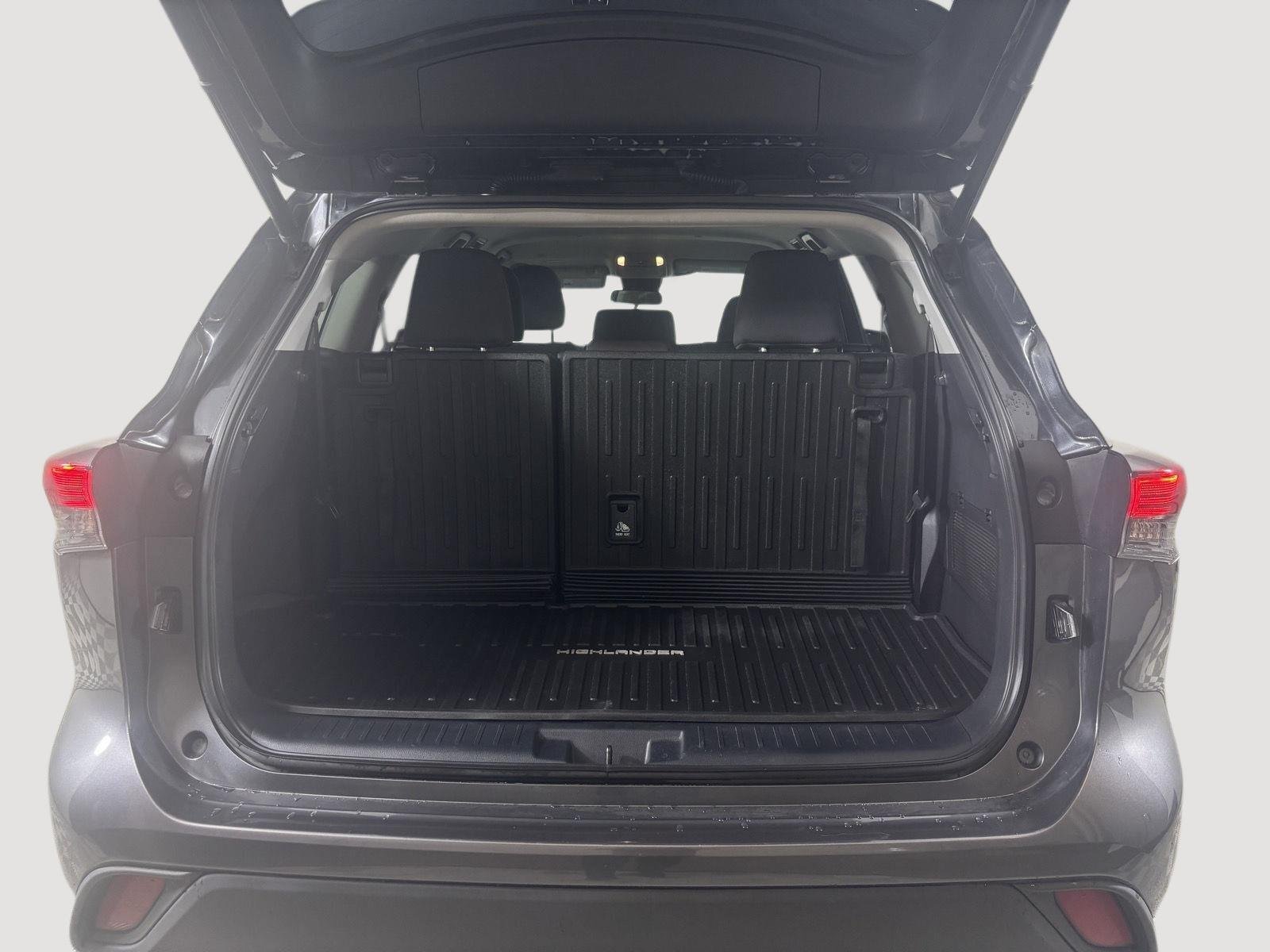 Used 2020 Magnetic Gray Metallic Toyota LE image 8