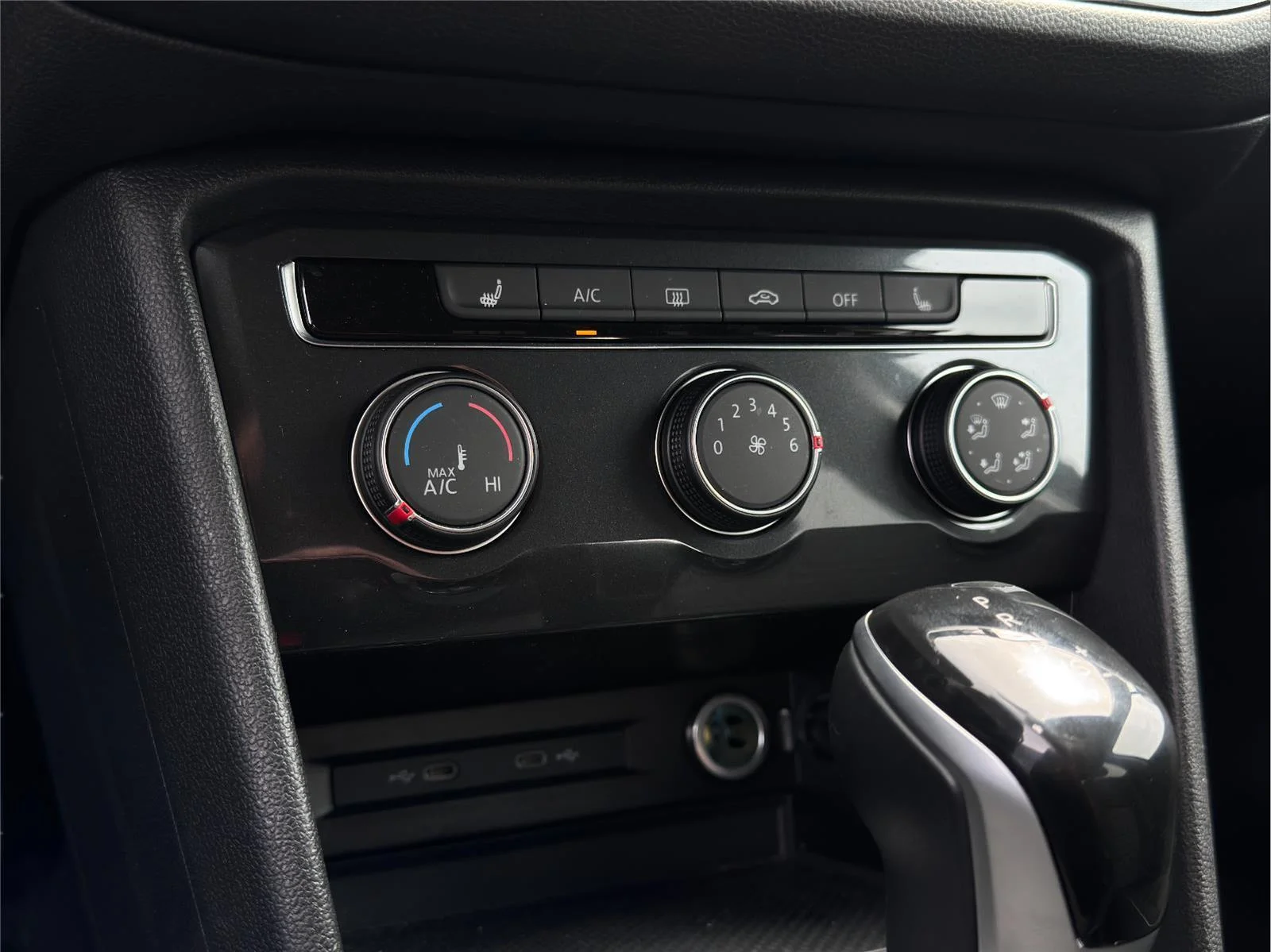 Used 2022 BLACK VOLKSWAGEN  image 15