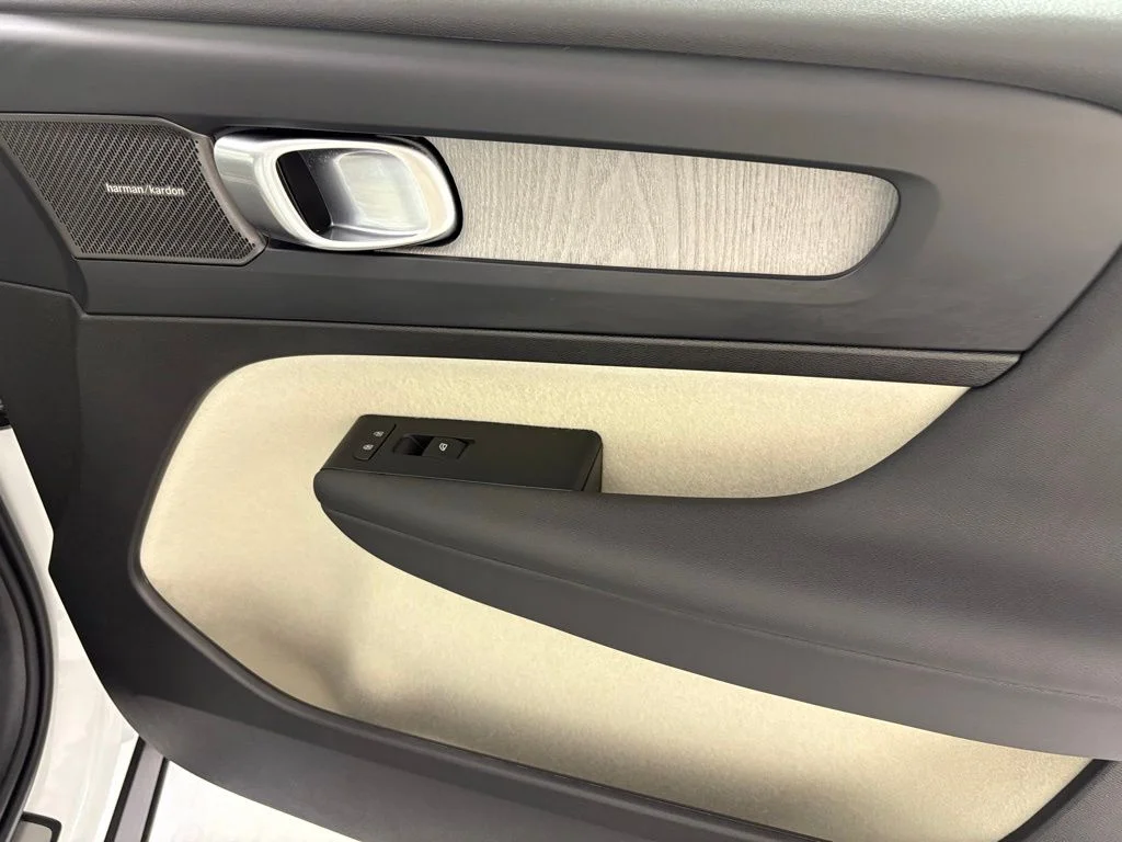 2026 Volvo XC40 Ultra - Photo 41