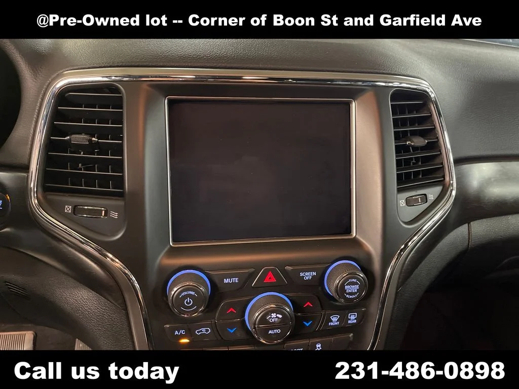 Used 2018 Red Jeep Altitude image 19