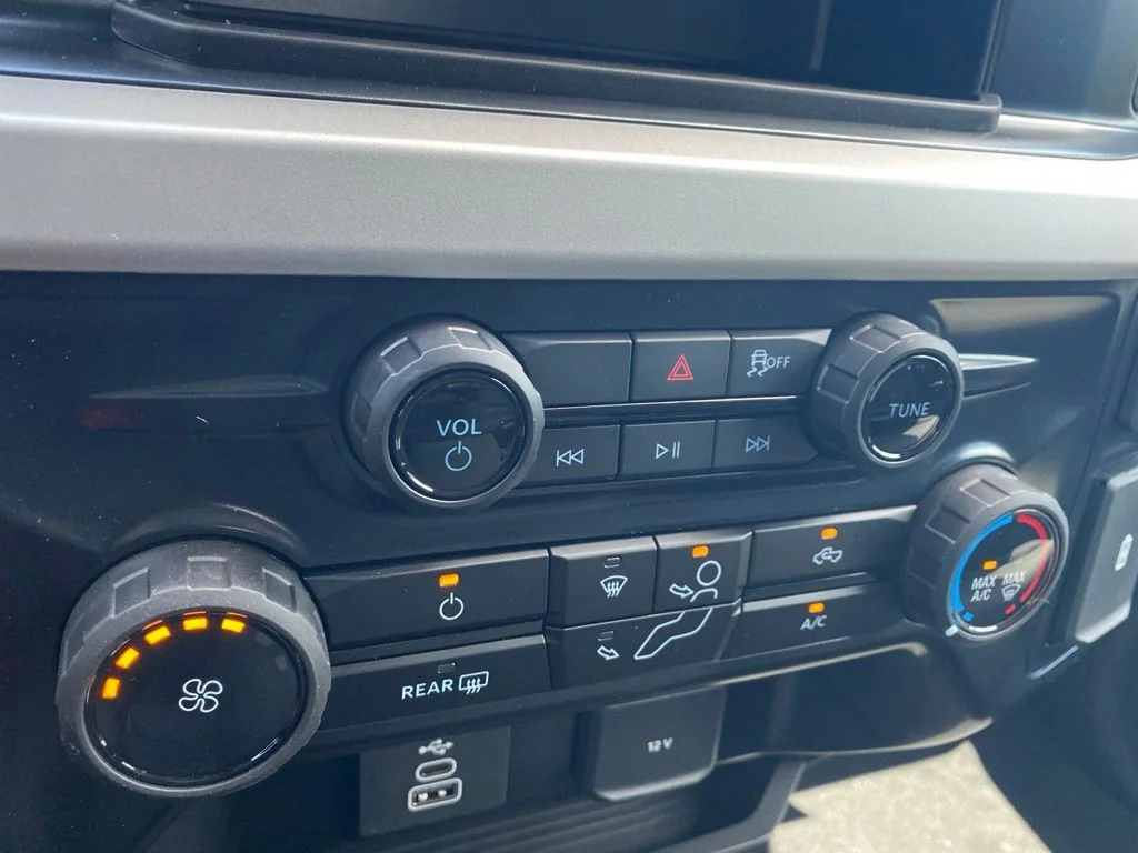 New 2026 Oxford White Ford F-250® XL image 24