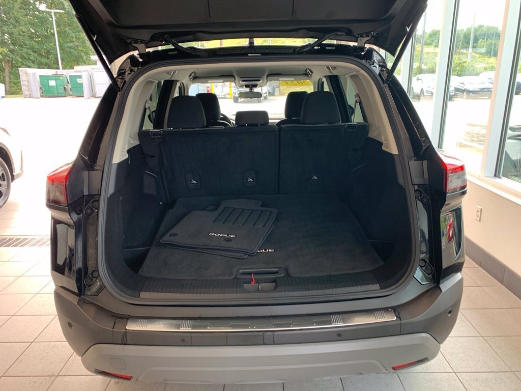 Used 2023 Black Nissan SV image 15