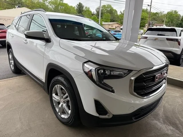 Used 2021 Summit White GMC SLE image 8