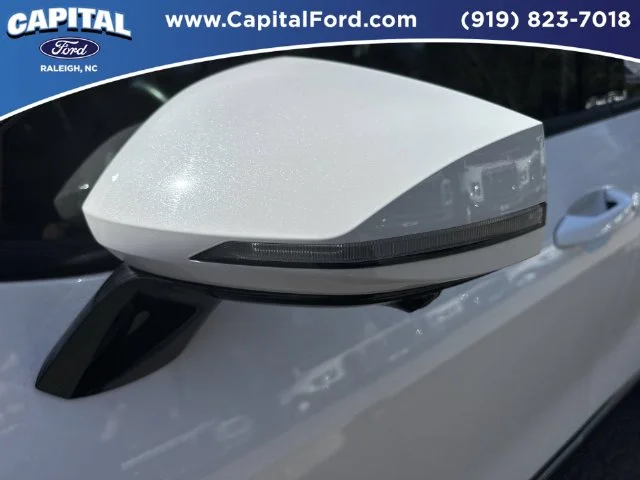Used 2023 White Kia SX-Prestige image 12
