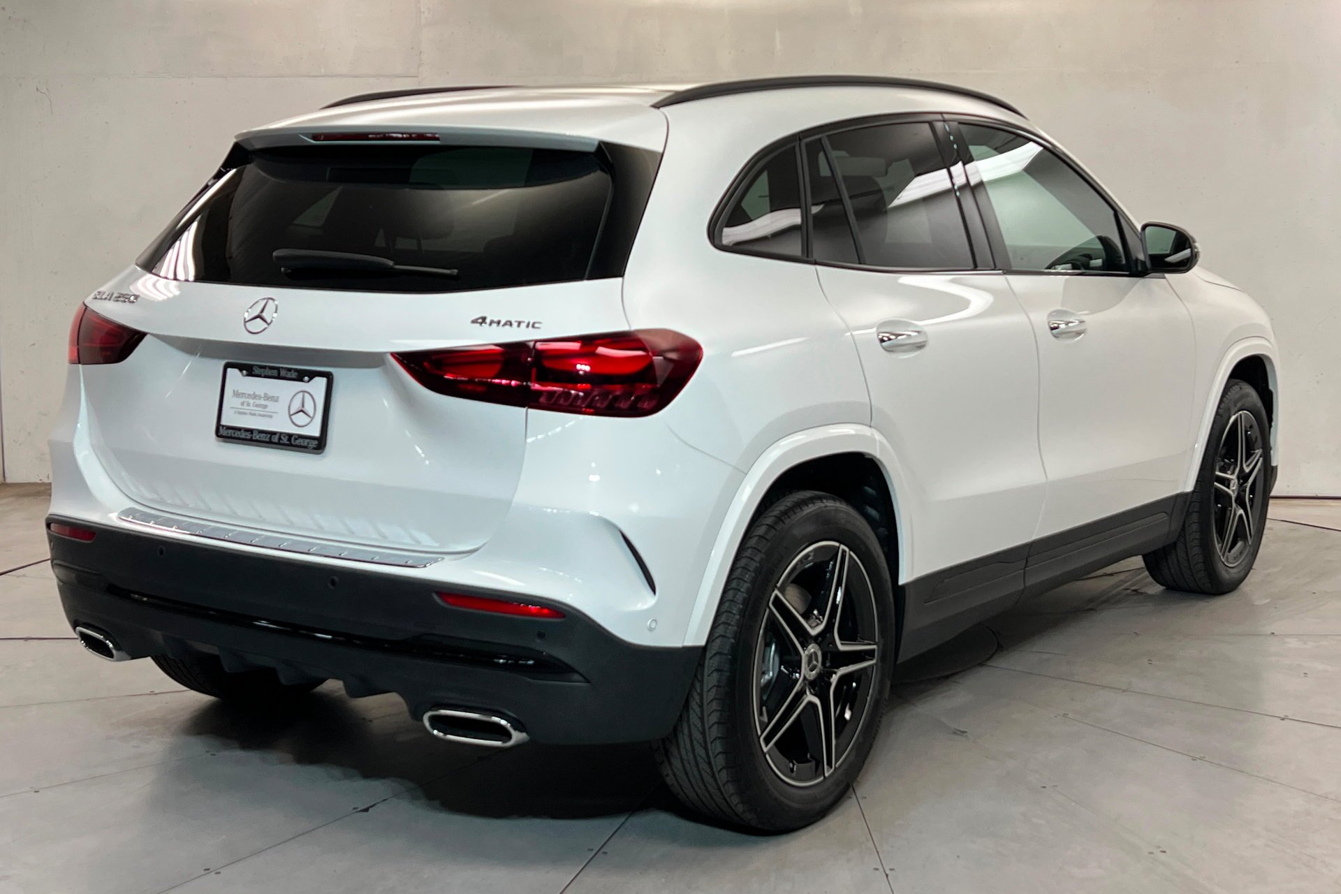 New 2026 Polar White Mercedes-Benz GLA 250 image 31