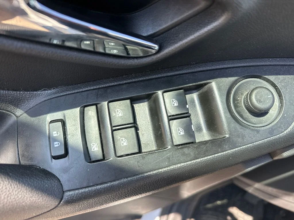Used 2020 White Chevrolet LT image 12