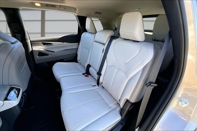 New 2027 WARM TITANIUM INFINITI LUXE image 26