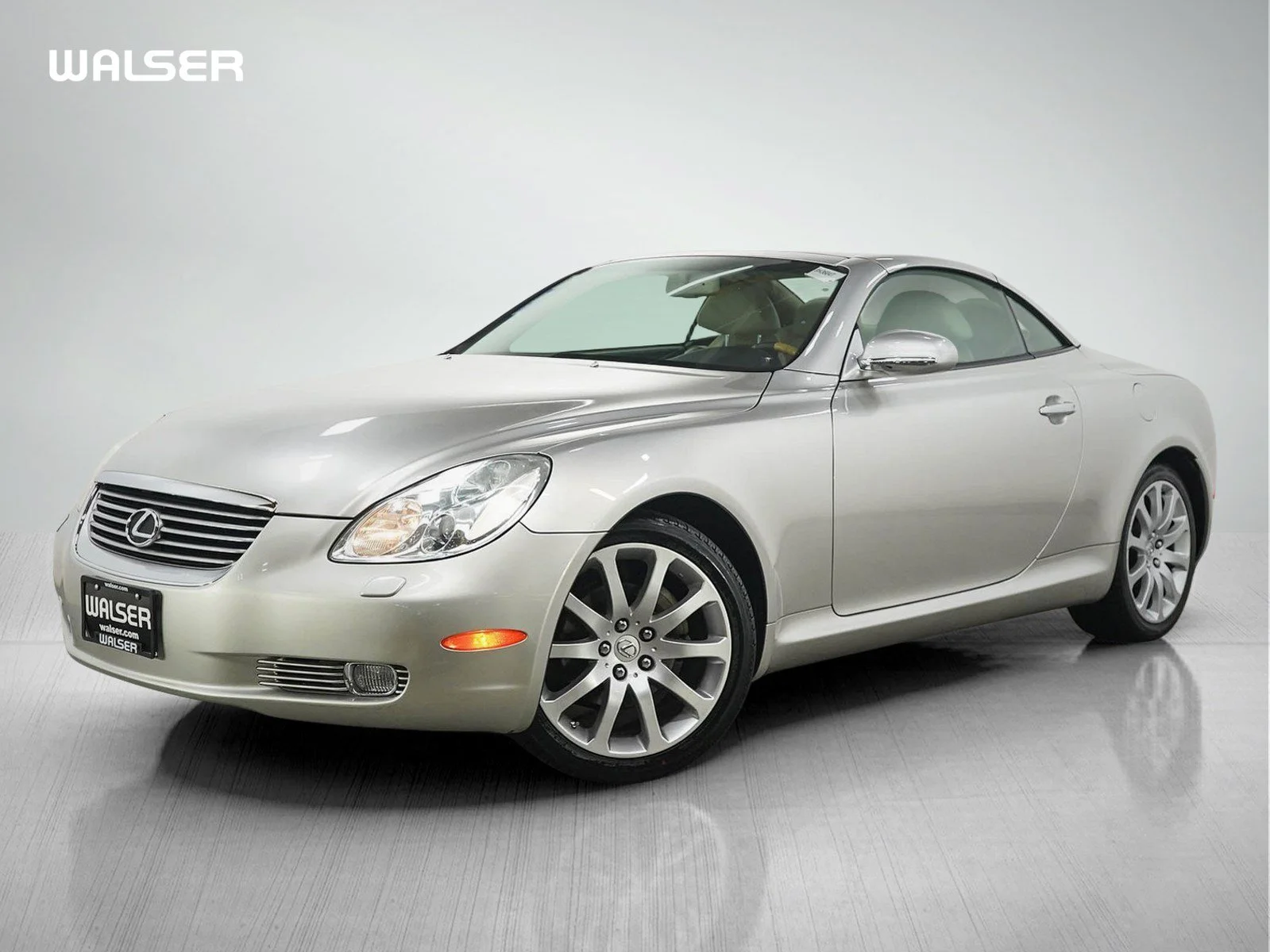 Used 2002 Silver Lexus 430 image 1