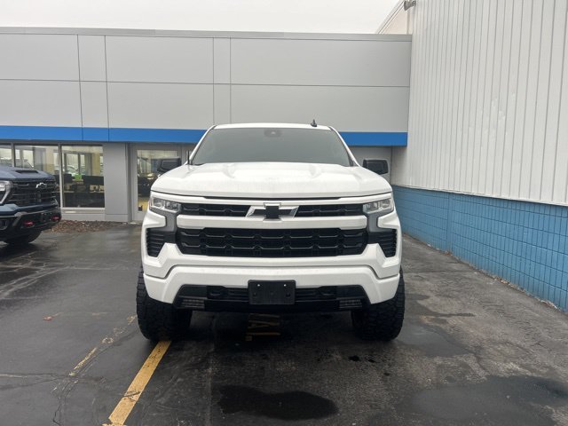 Used 2024 Summit White Chevrolet RST image 9