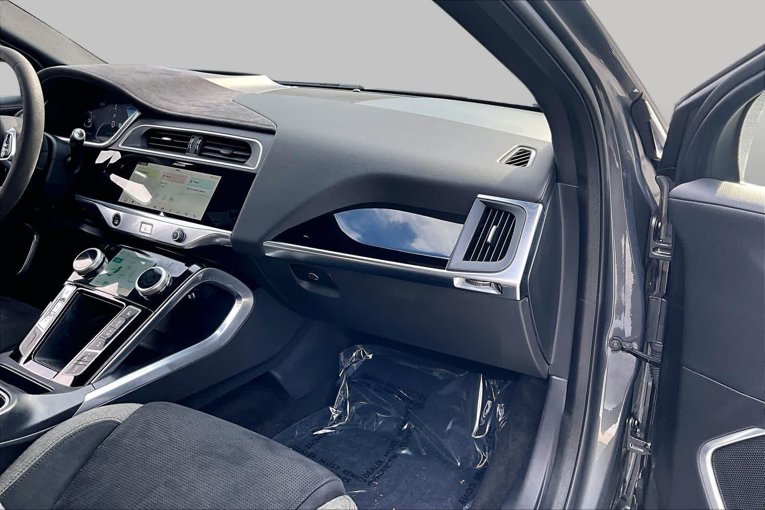 Used 2020 Corris Grey Metallic Jaguar HSE image 18