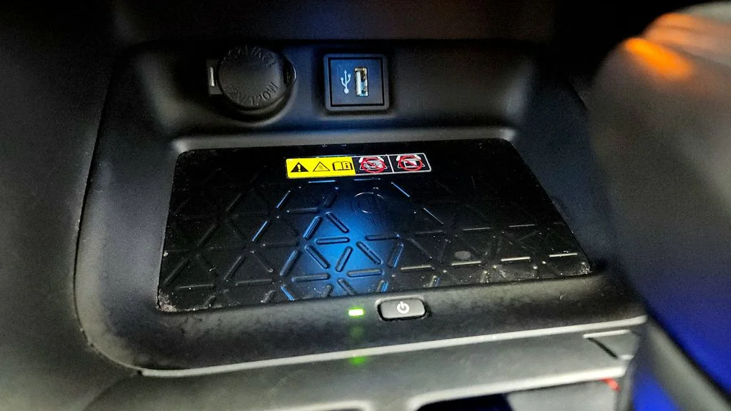 2023 Toyota RAV4 XSE - Photo 36