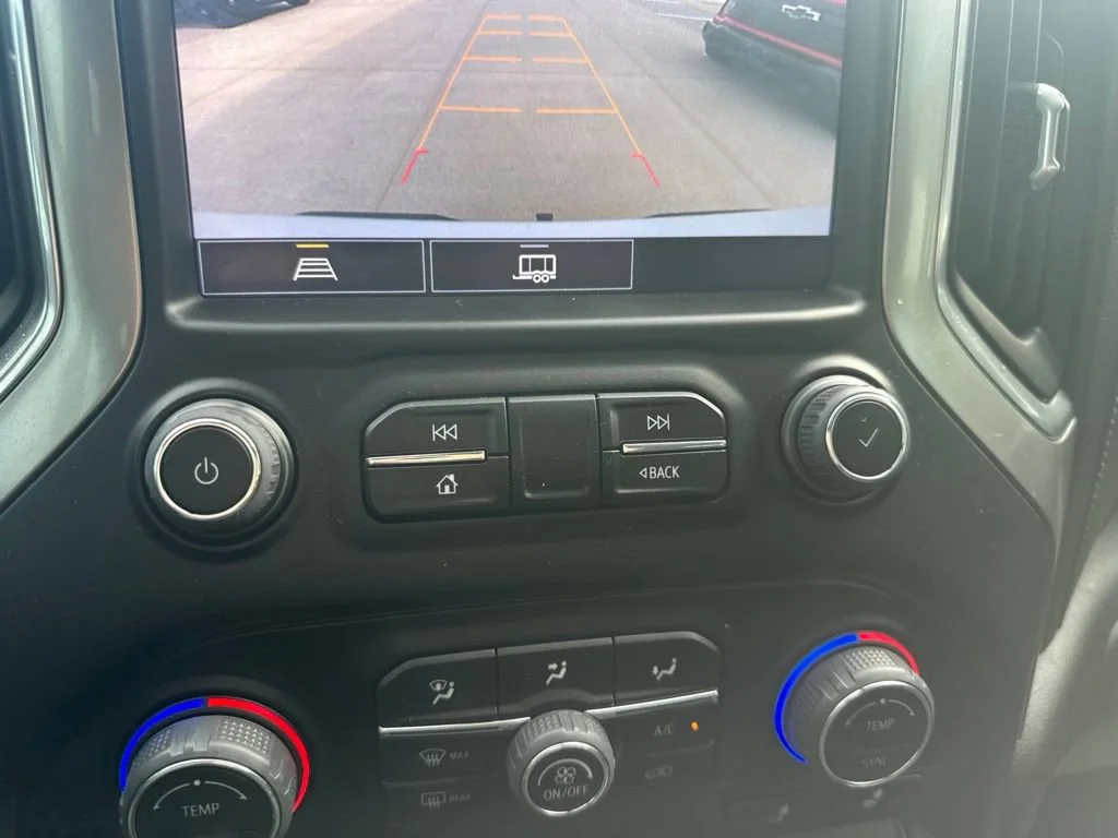 Used 2022 Iridescent Pearl Tricoat Chevrolet LT image 19