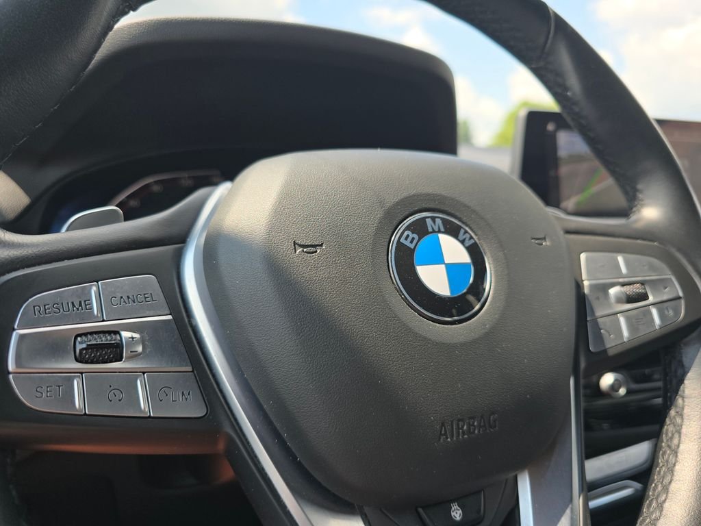 Used 2024 Gray BMW xDrive30i image 24