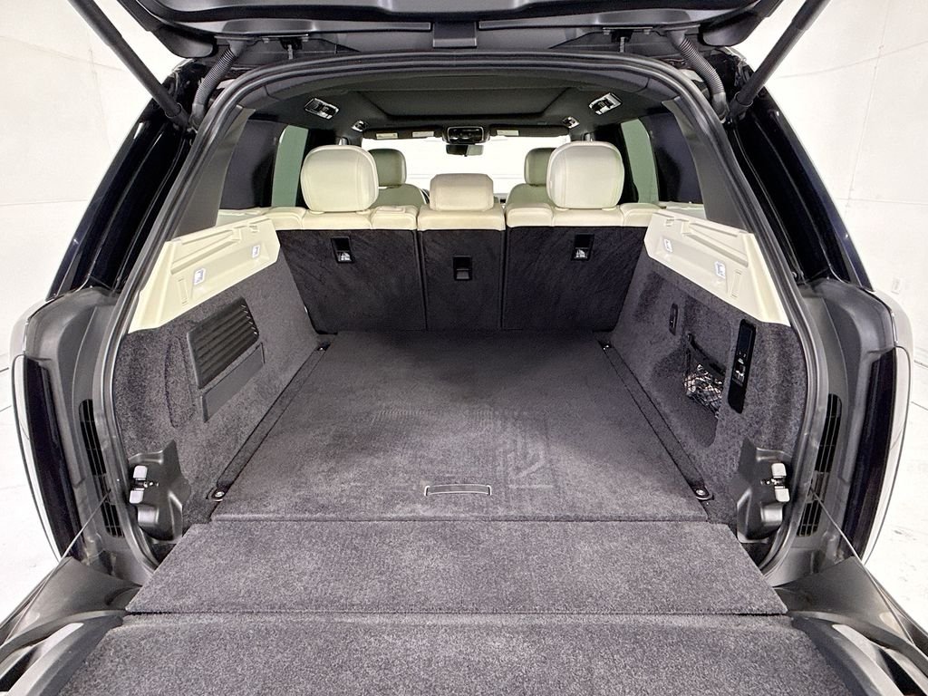 Certified Used 2023 Santorini Black Metallic Land Rover SE image 27