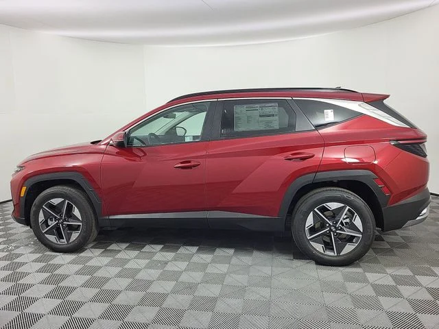Used 2025 Red Hyundai SEL Convenience image 10