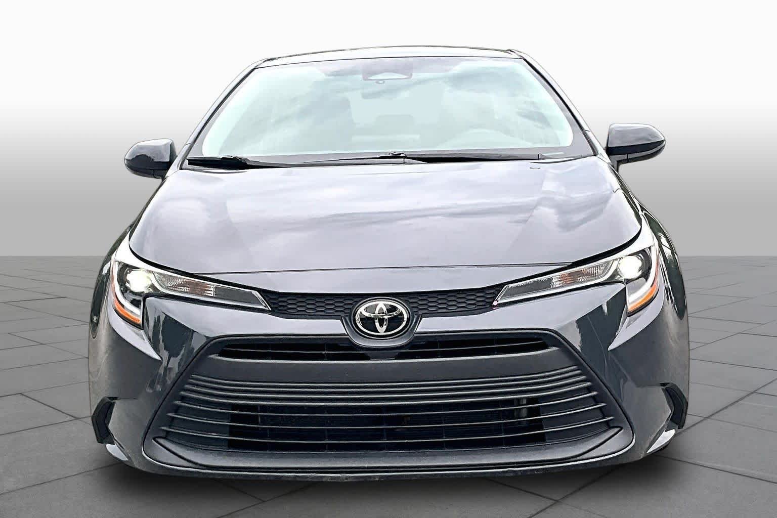 Used 2023 Underground Toyota LE image 4