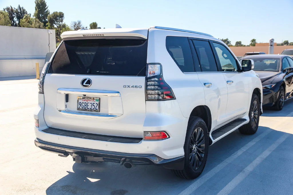 Used 2023 White Lexus 460 image 3