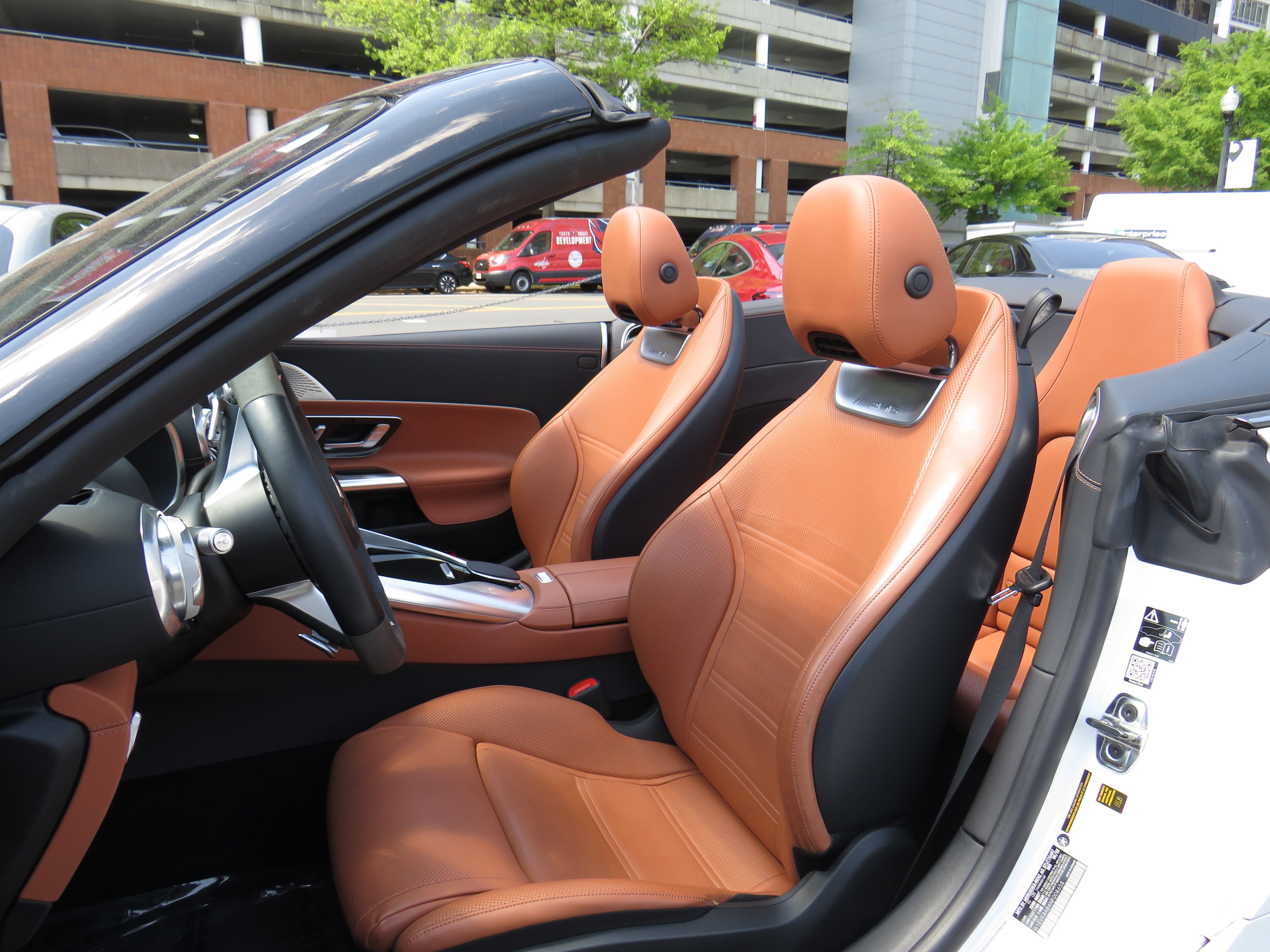 Certified Used 2022 MANUFAKTUR Moonlight White Metallic Mercedes-Benz AMG® SL 55 image 17