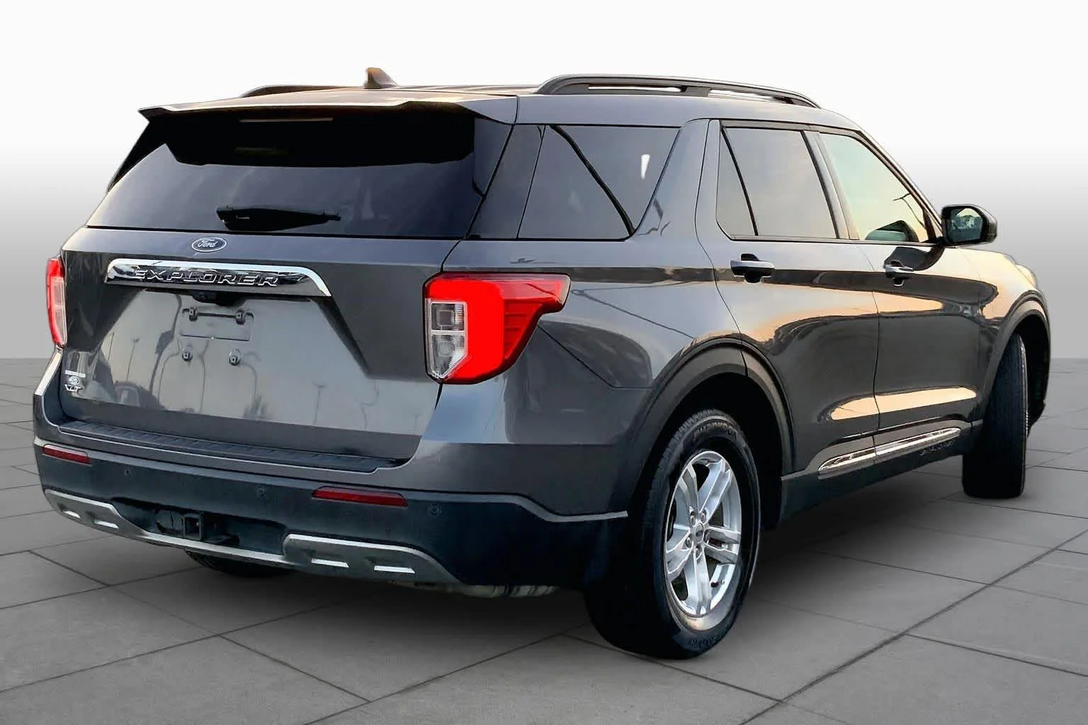 Used 2021 Carbonized Gray Metallic Ford XLT image 12
