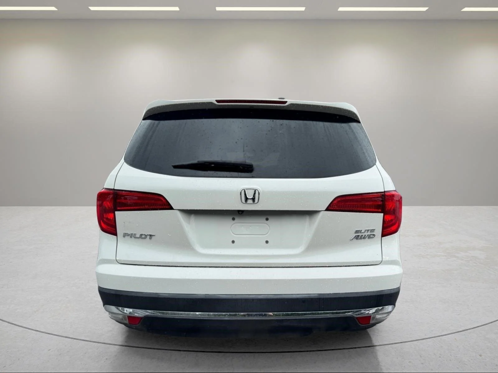 Used 2017 White Diamond Pearl Honda Elite image 6