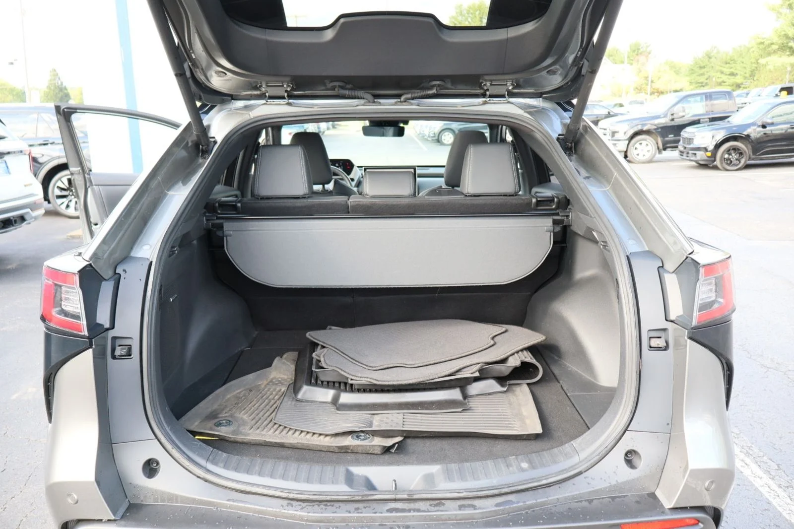 Used 2023 Smoked Carbon Subaru Touring image 24