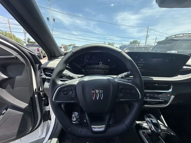 Used 2025 White Frost Tricoat Buick Avenir image 14