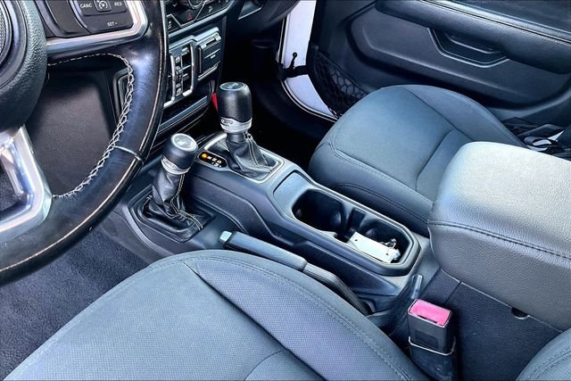 Used 2020 White Jeep Unlimited Sahara image 14