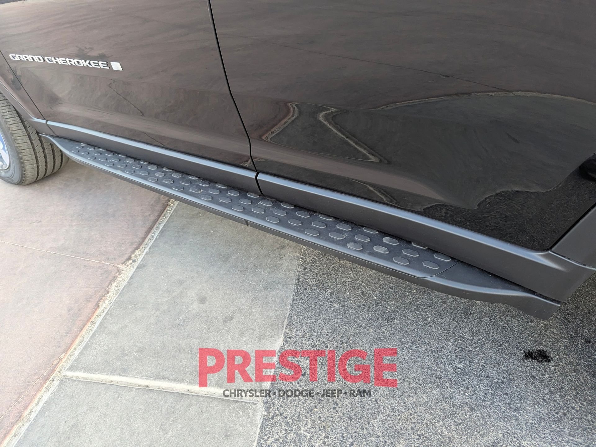 New 2026 Diamond Black Crystal Pearlcoat Jeep Limited image 10