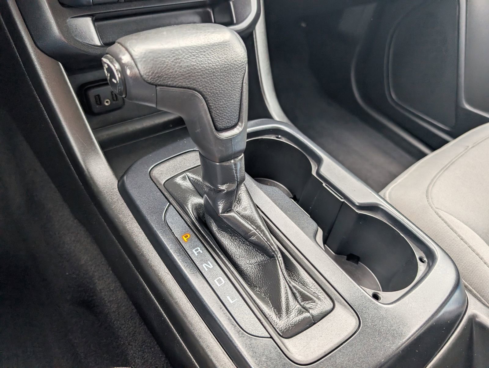 View vehicle photo 7