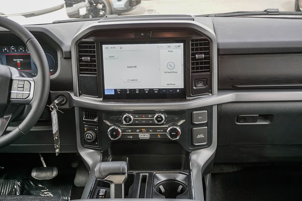 New 2026 Oxford White Ford XLT image 15