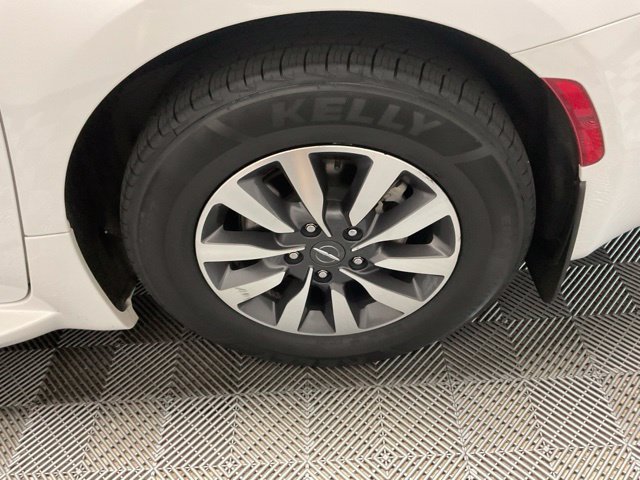 Certified Used 2021 Bright White Clearcoat Chrysler Touring image 41