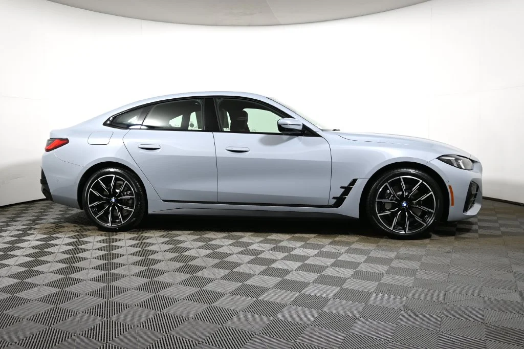 Used 2026 Gray BMW xDrive40 image 8