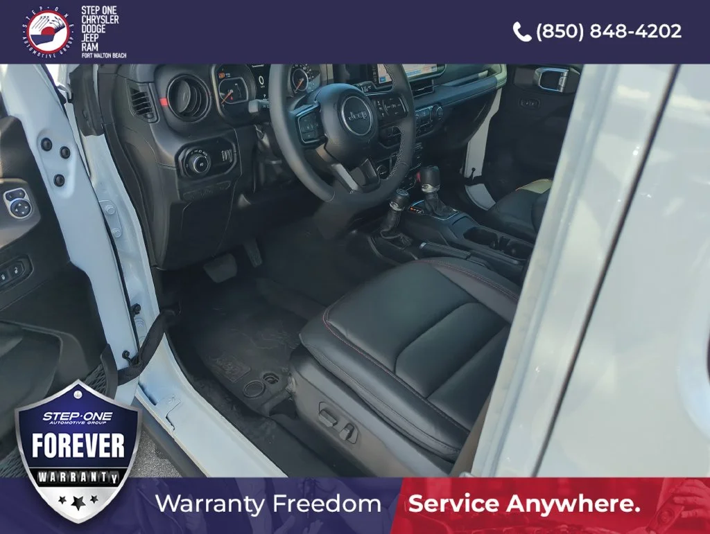 Used 2025 White Jeep Rubicon X image 10