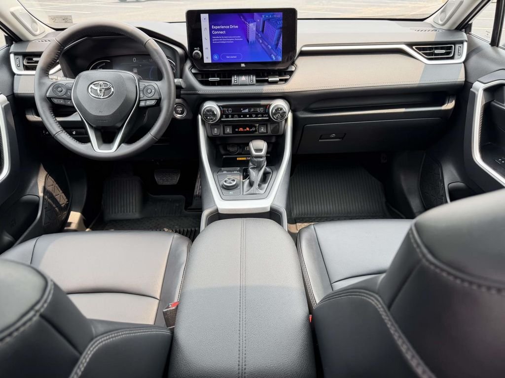 Certified Used 2025  Toyota XLE Premium image 2