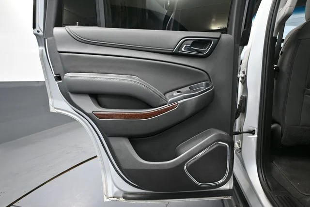 Used 2020 Silver GMC SLE image 29