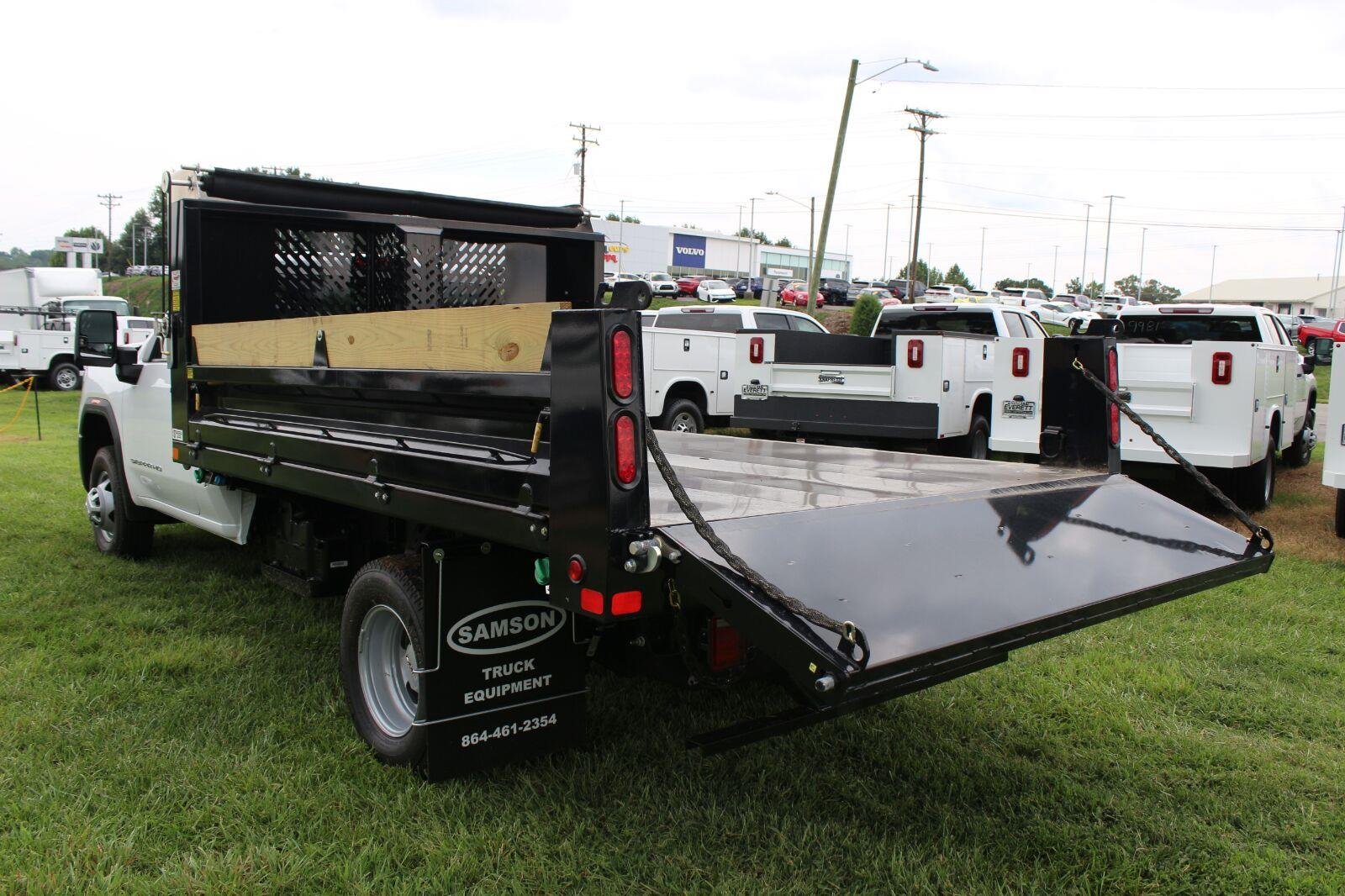 New 2026 Summit White GMC Pro image 3