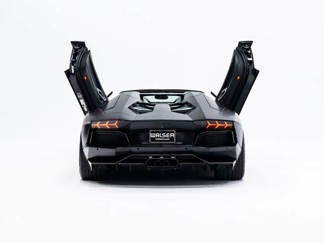 Used 2014  Lamborghini  image 8