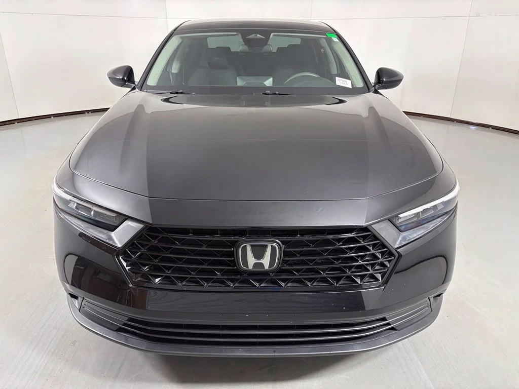 Used 2023 Black Honda LX image 3